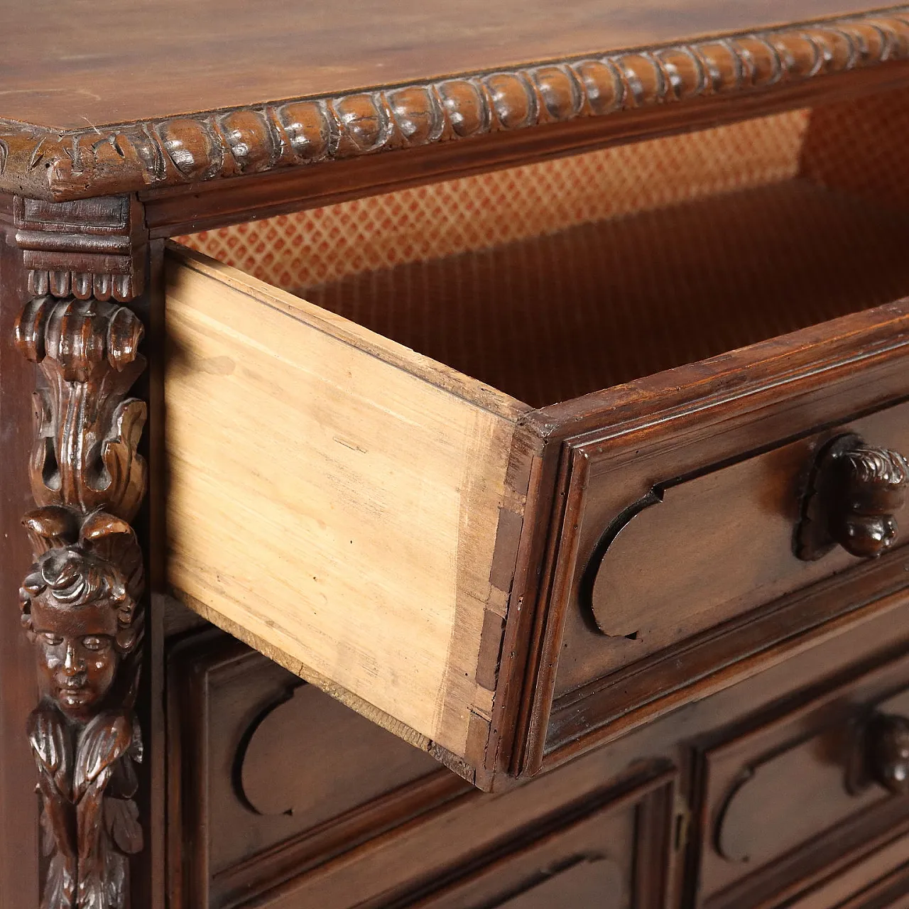 Baroque chest of drawers in walnut and poplar, 18th century 4