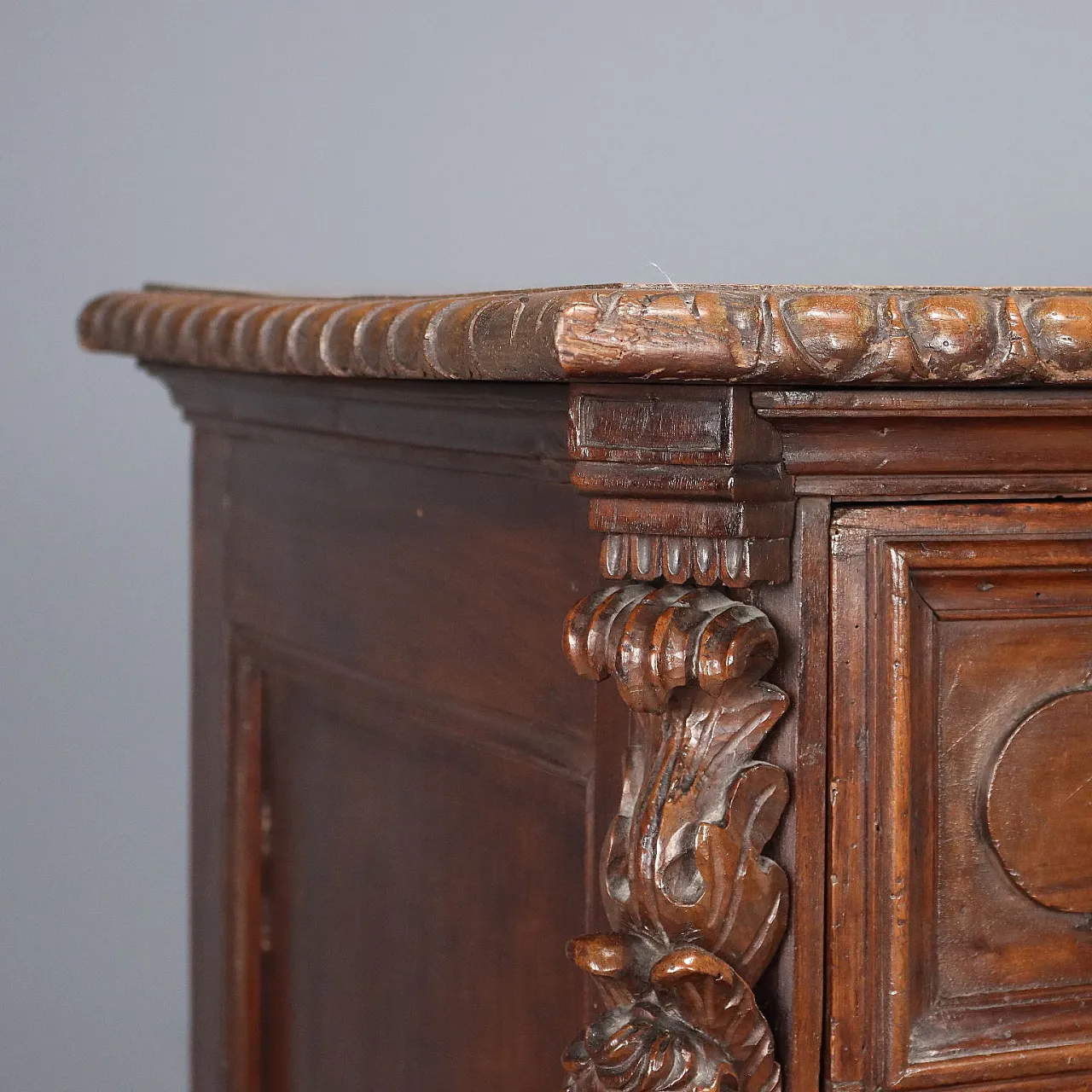 Baroque chest of drawers in walnut and poplar, 18th century 5
