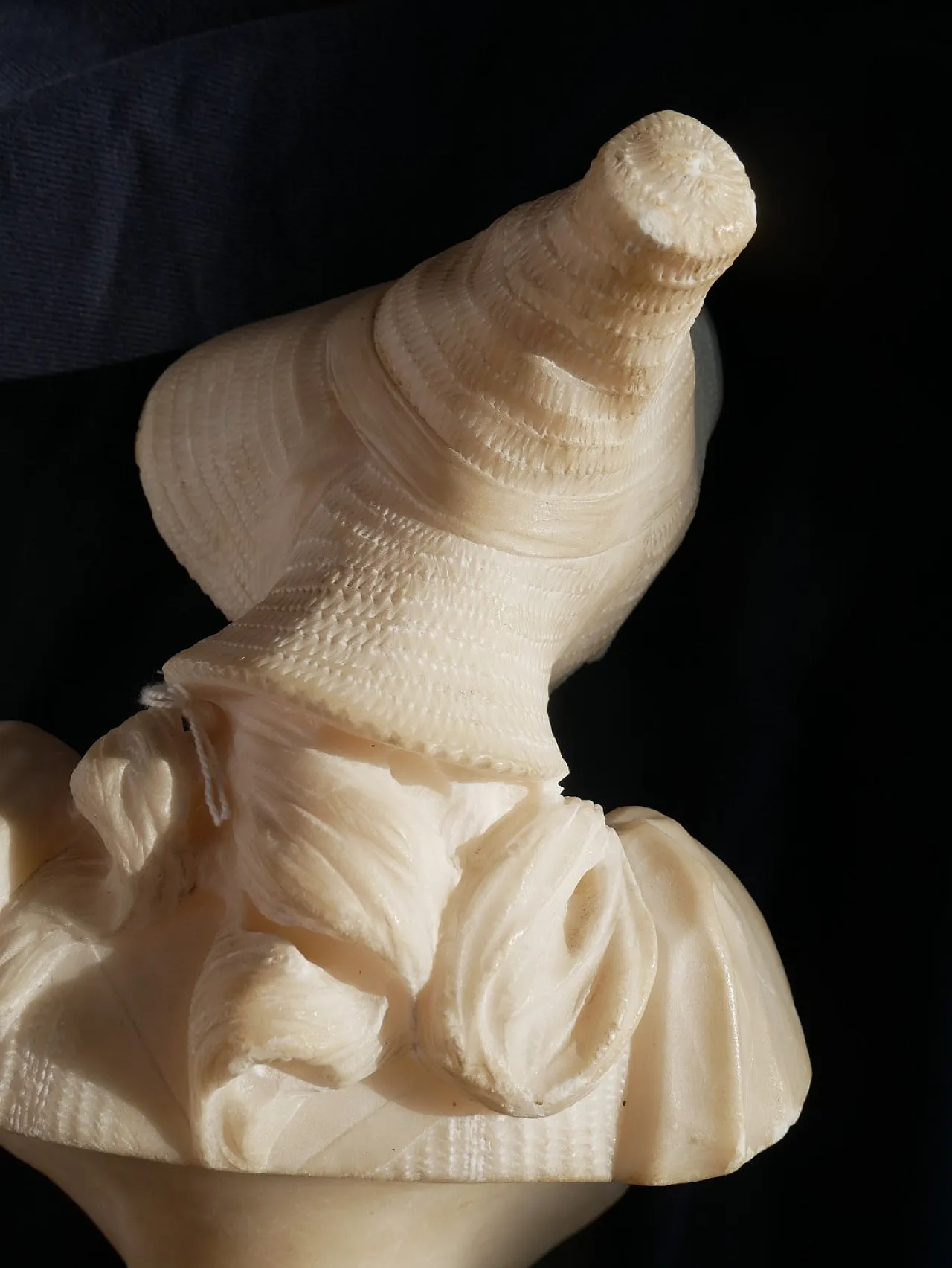 Marbke bust of a peasant girl, early 20th century 8