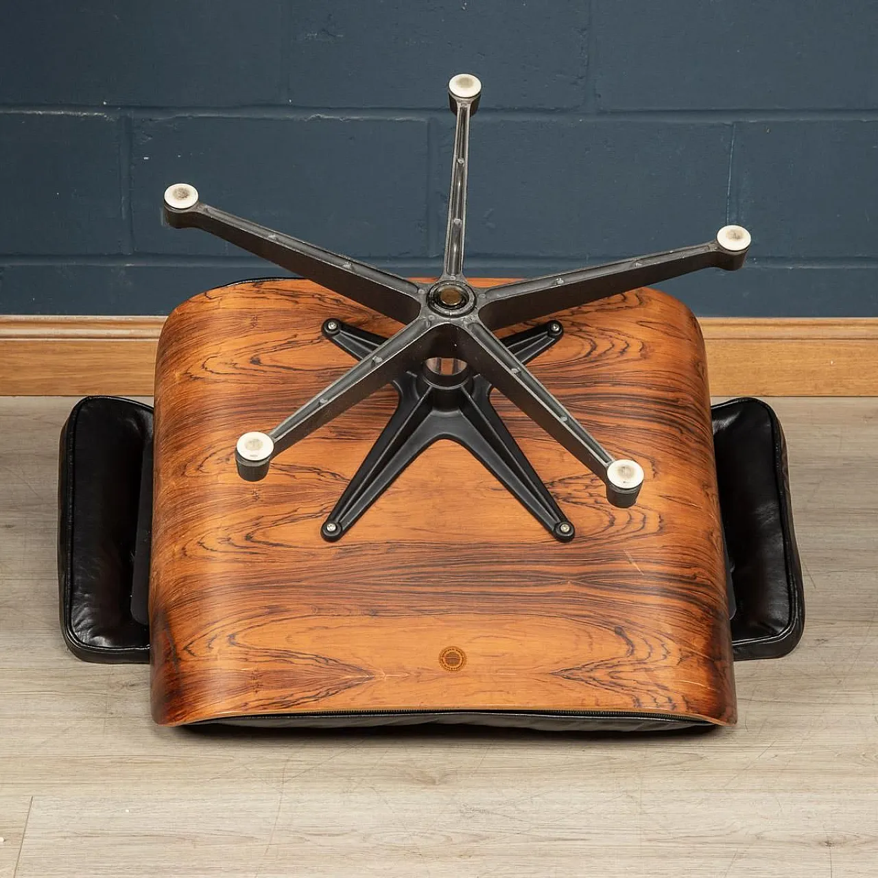 Poltrona lounge Eames in pelle nera, 1980 6