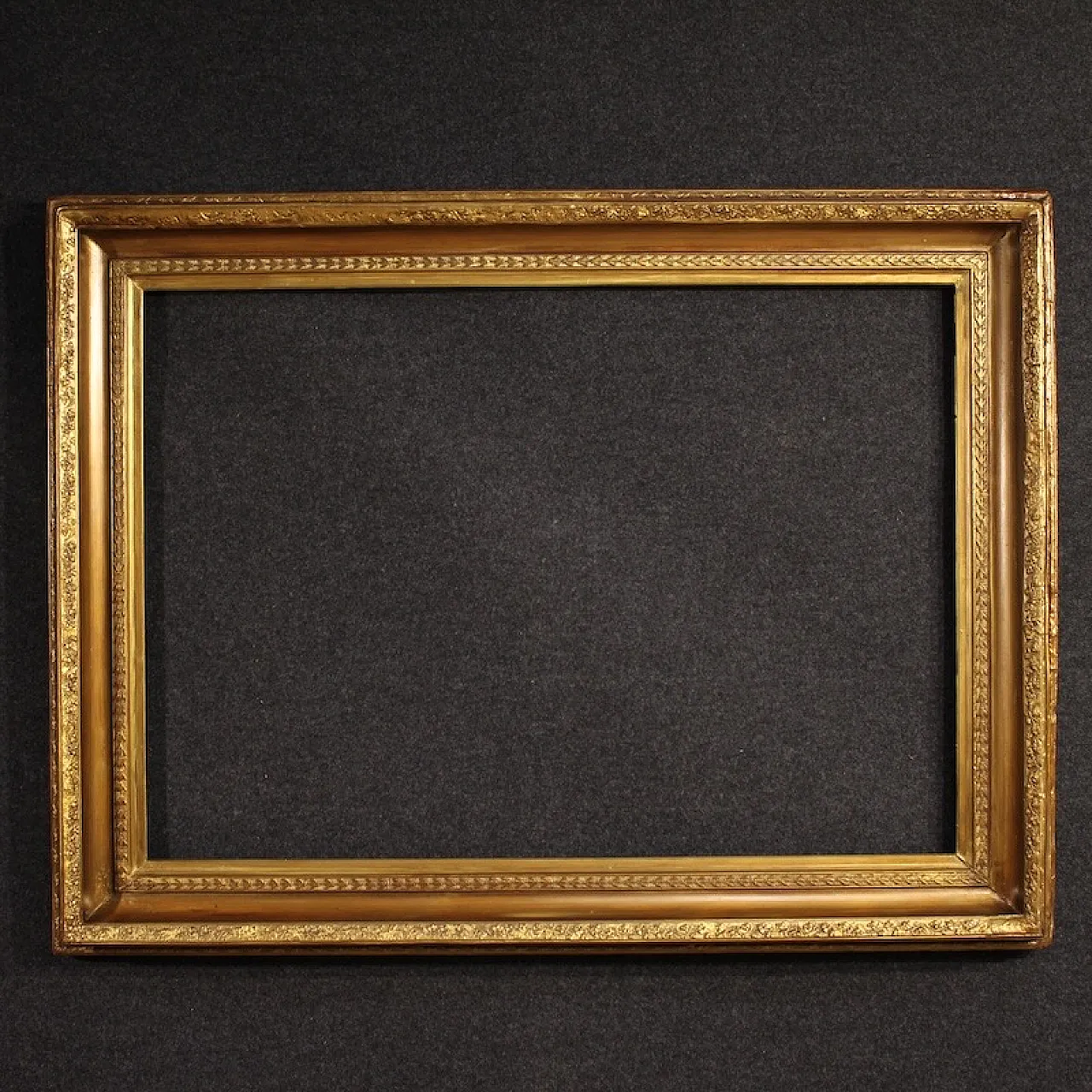 Gilt Spanish frame, 20th century 1