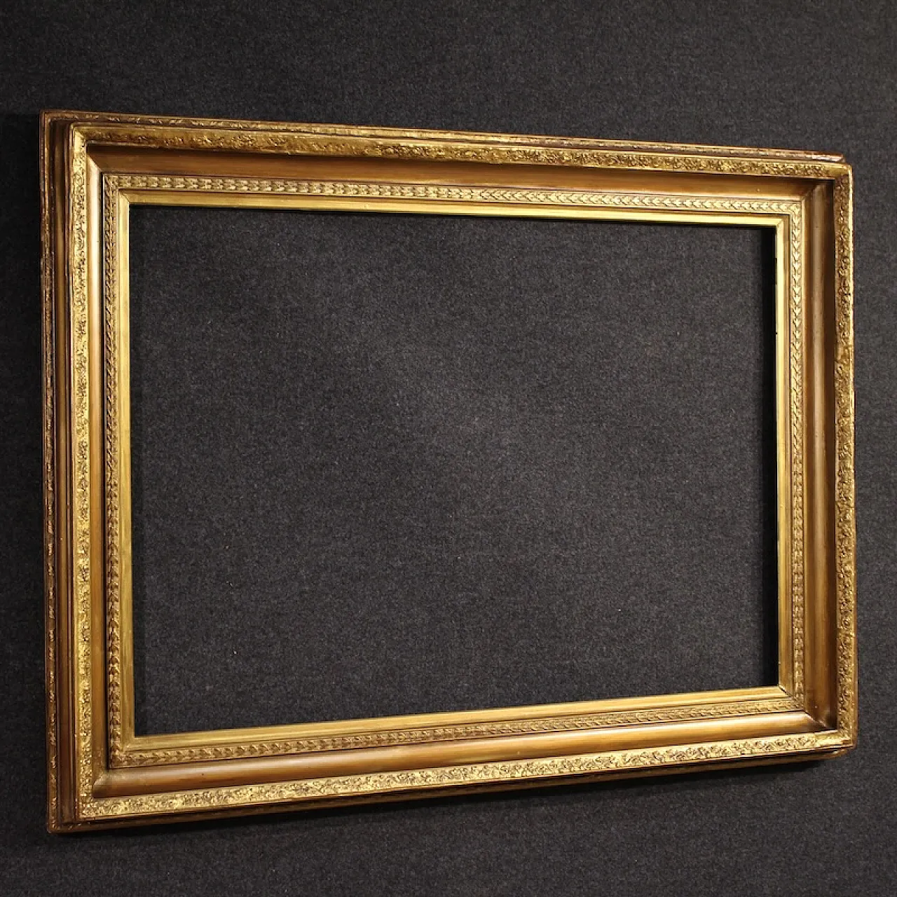 Gilt Spanish frame, 20th century 10