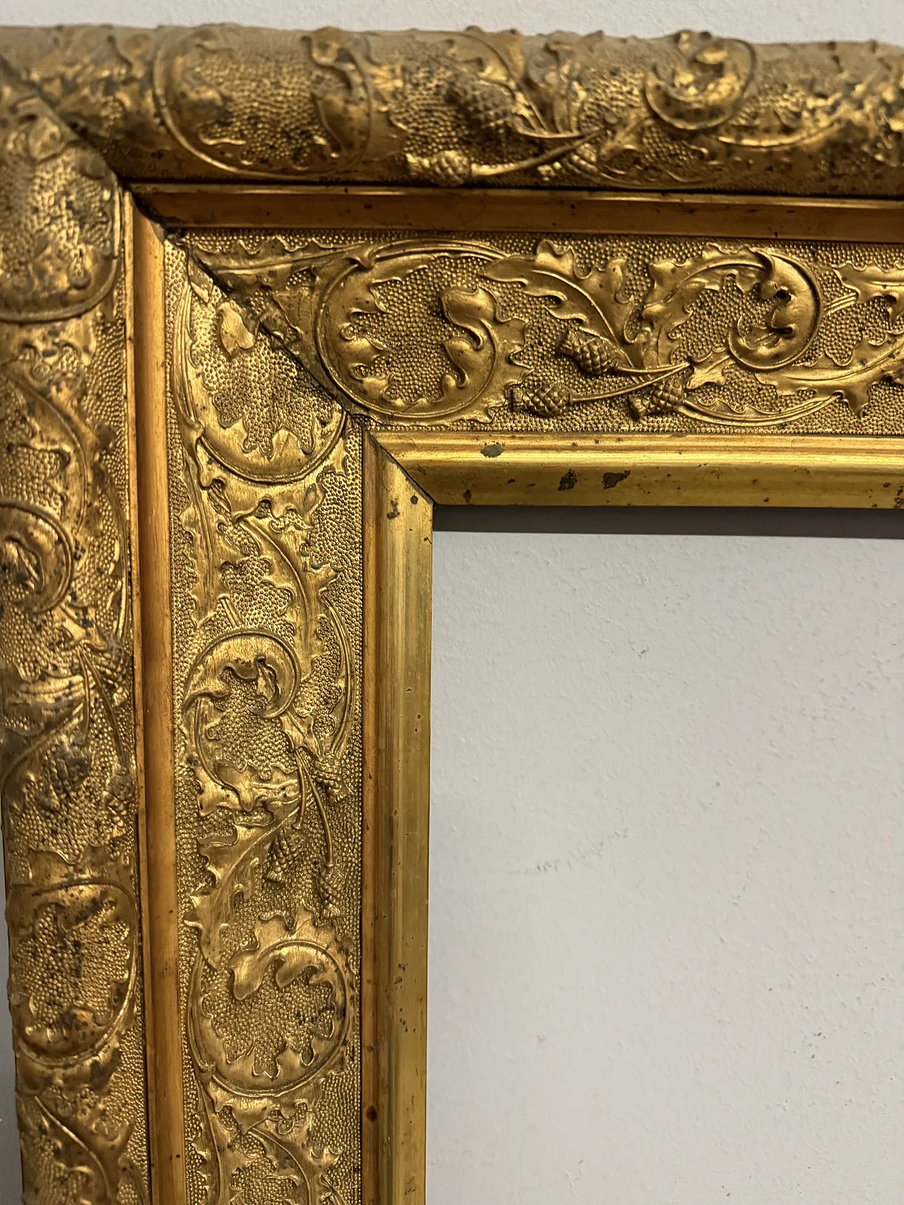 Frame in tablet and gold leaf,  19th century 4
