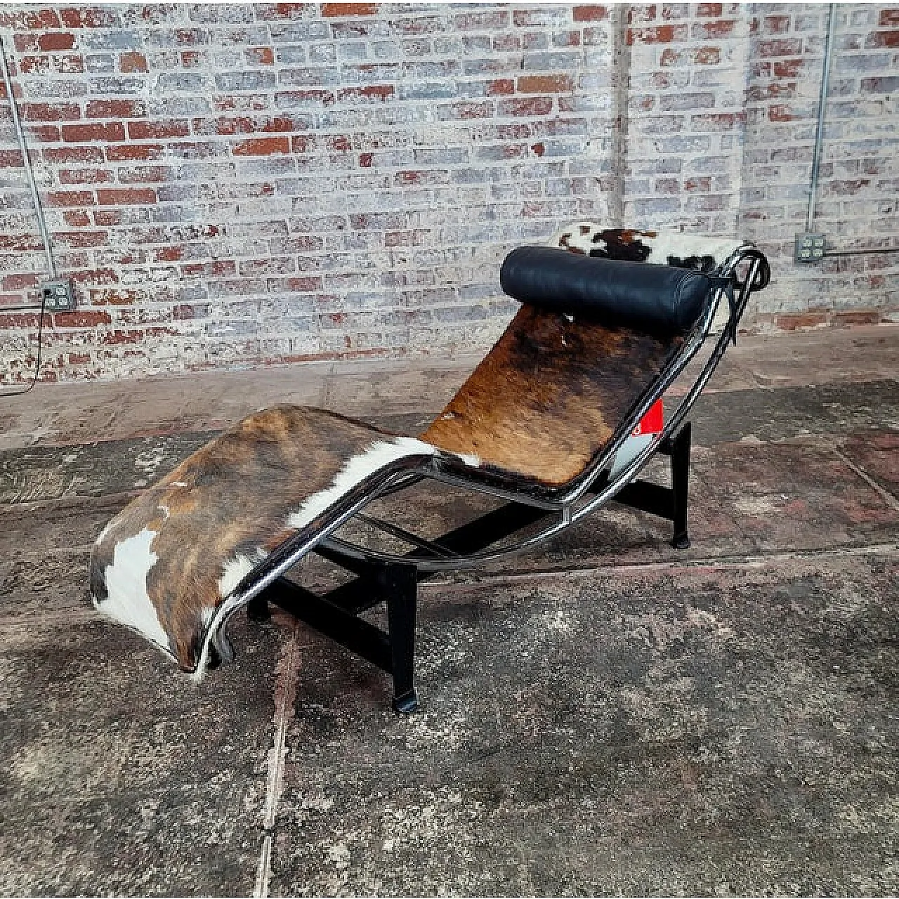 LC4 di Le Corbusier per Cassina, anni 2000 1