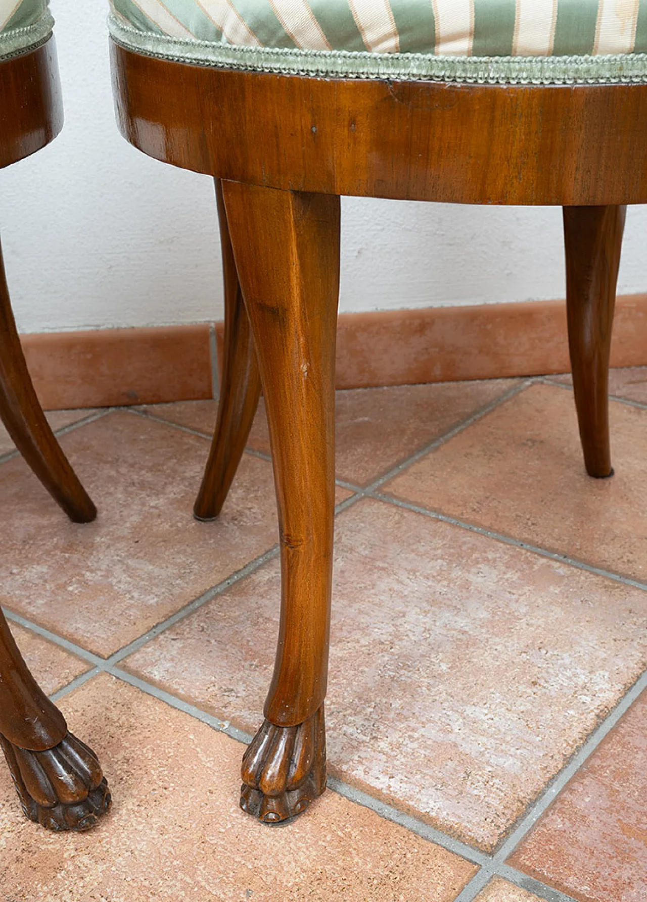6 Lucchese Empire chairs in solid walnut, 19th century 3