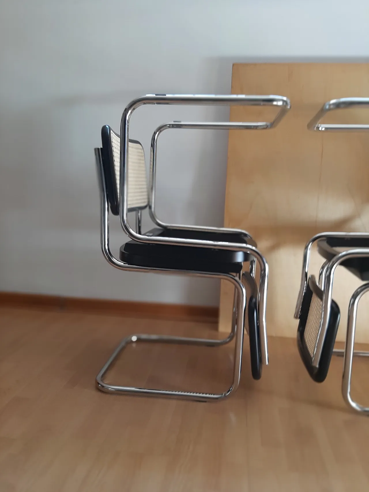 4 Sedie Ceca B32 in legno laccato nero di Mdf Italia, anni 2000 57