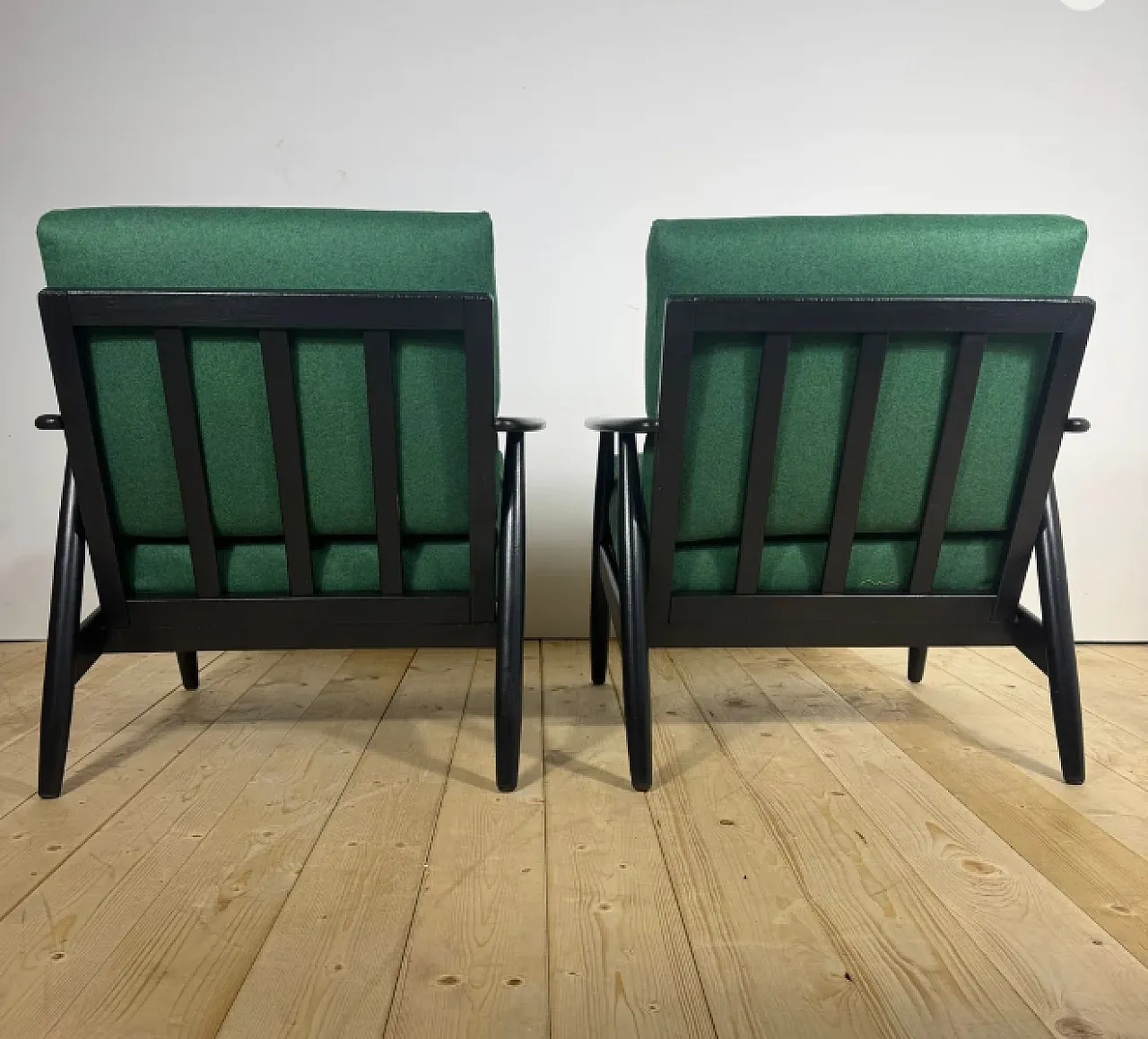 Coppia di poltrone in teak e tessuto, anni ’60 4