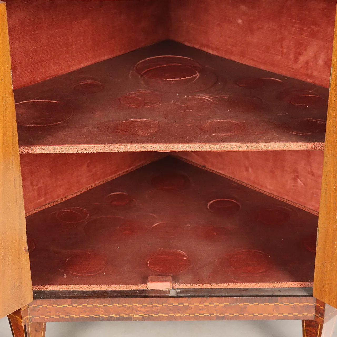 Neoclassical style corner cupboard, 19th century 5