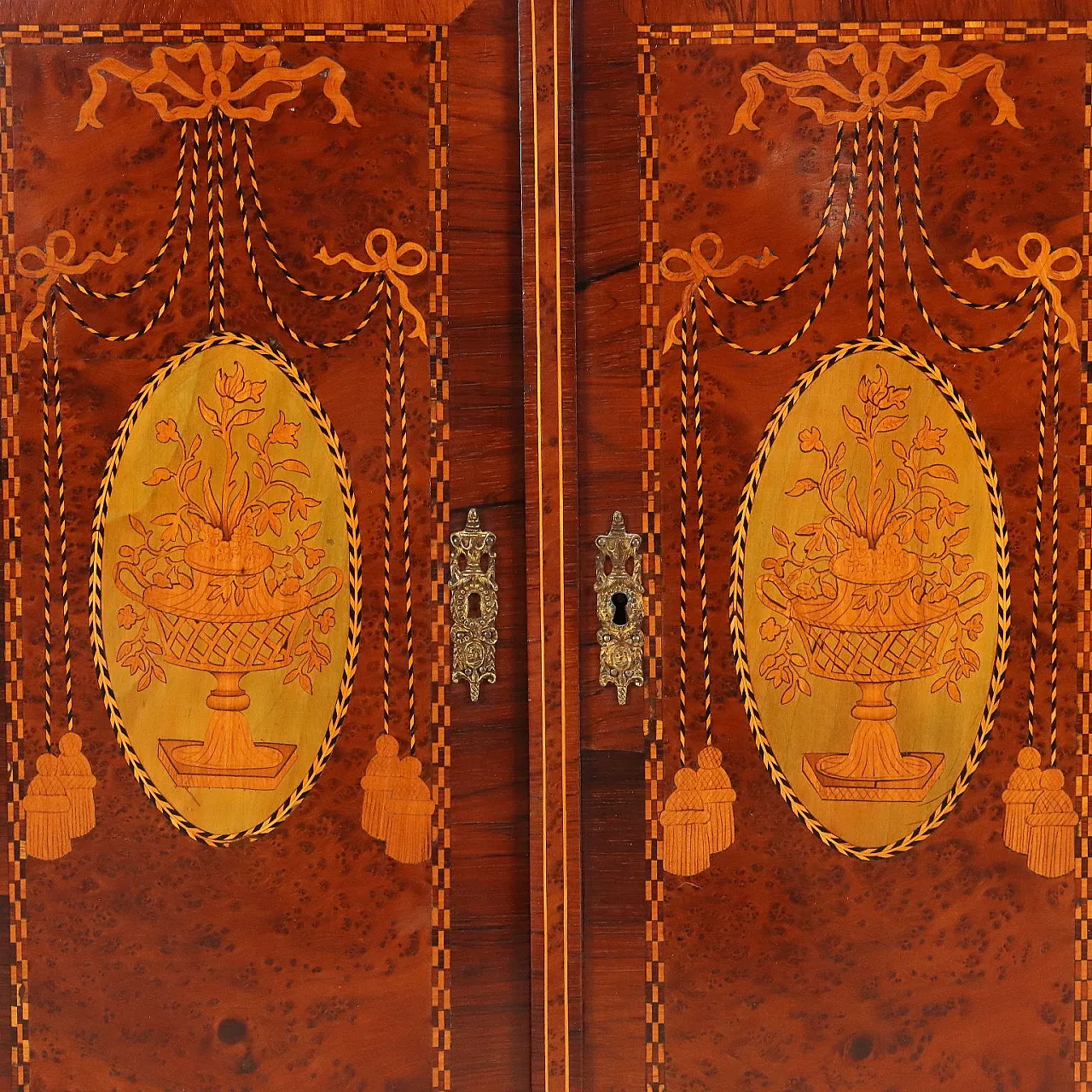 Neoclassical style corner cupboard, 19th century 8