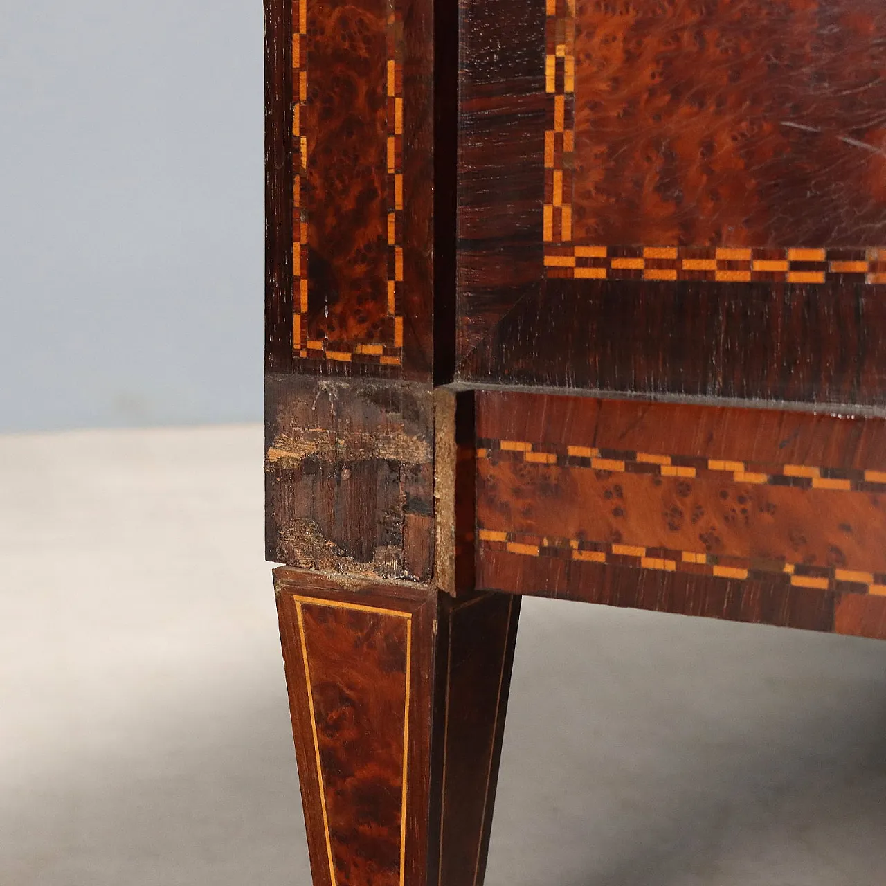 Neoclassical style corner cupboard, 19th century 10