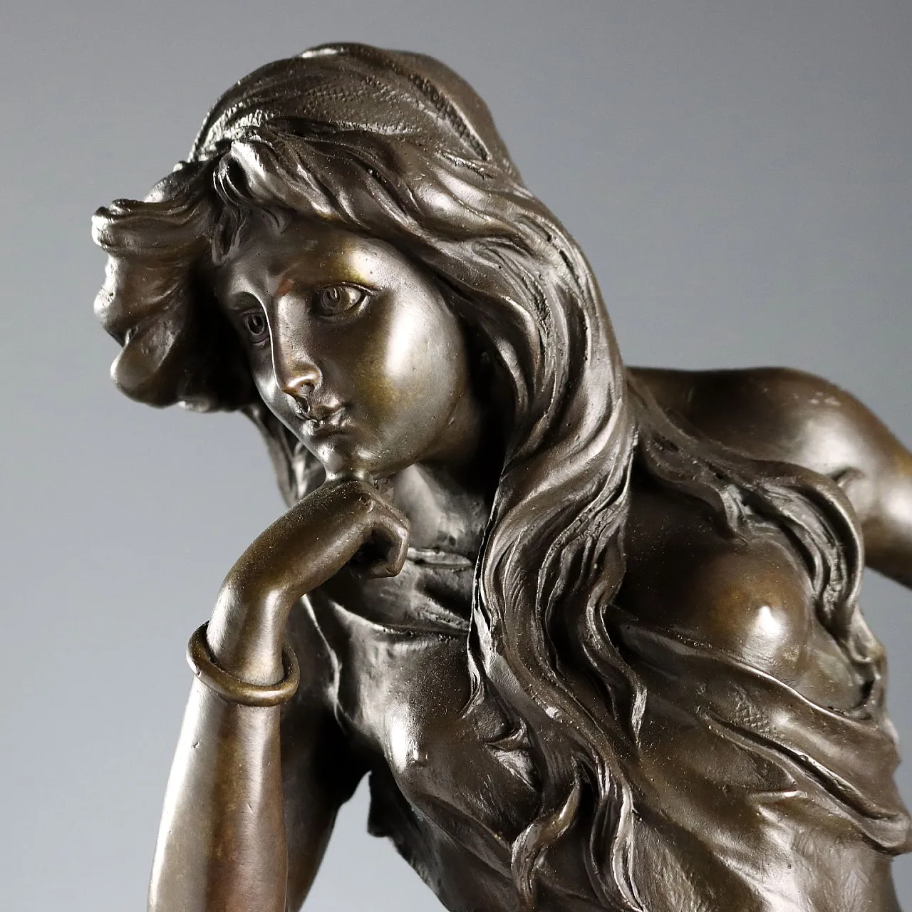 Female bronze figure by the Model of Emile Louis Picault, 20th century 3