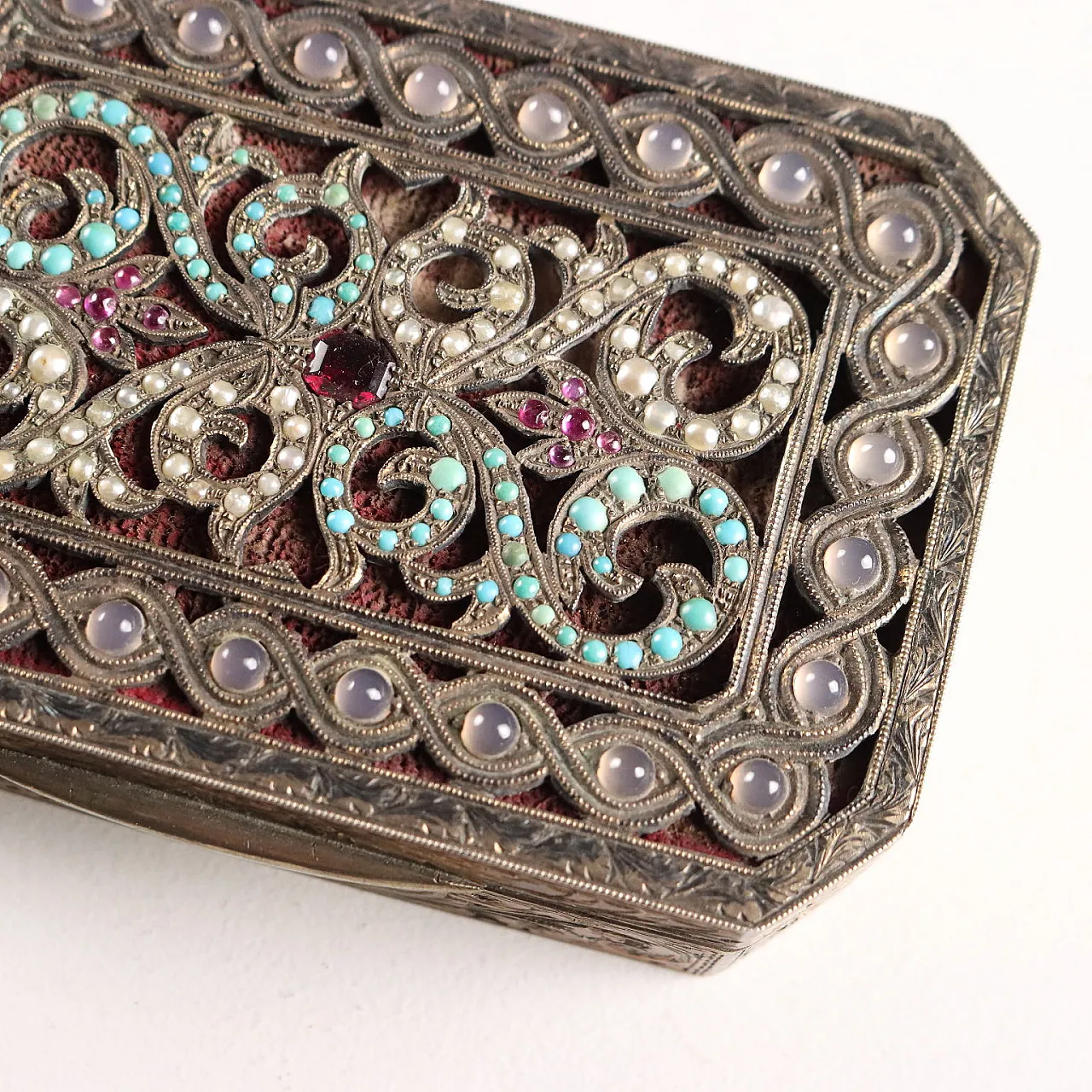 Jewelery box in silver and glass stones, 20th century 4