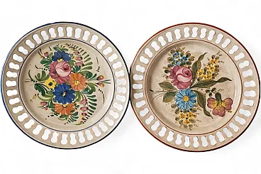 Pair of Deruta handcrafted ceramic plates, 70s