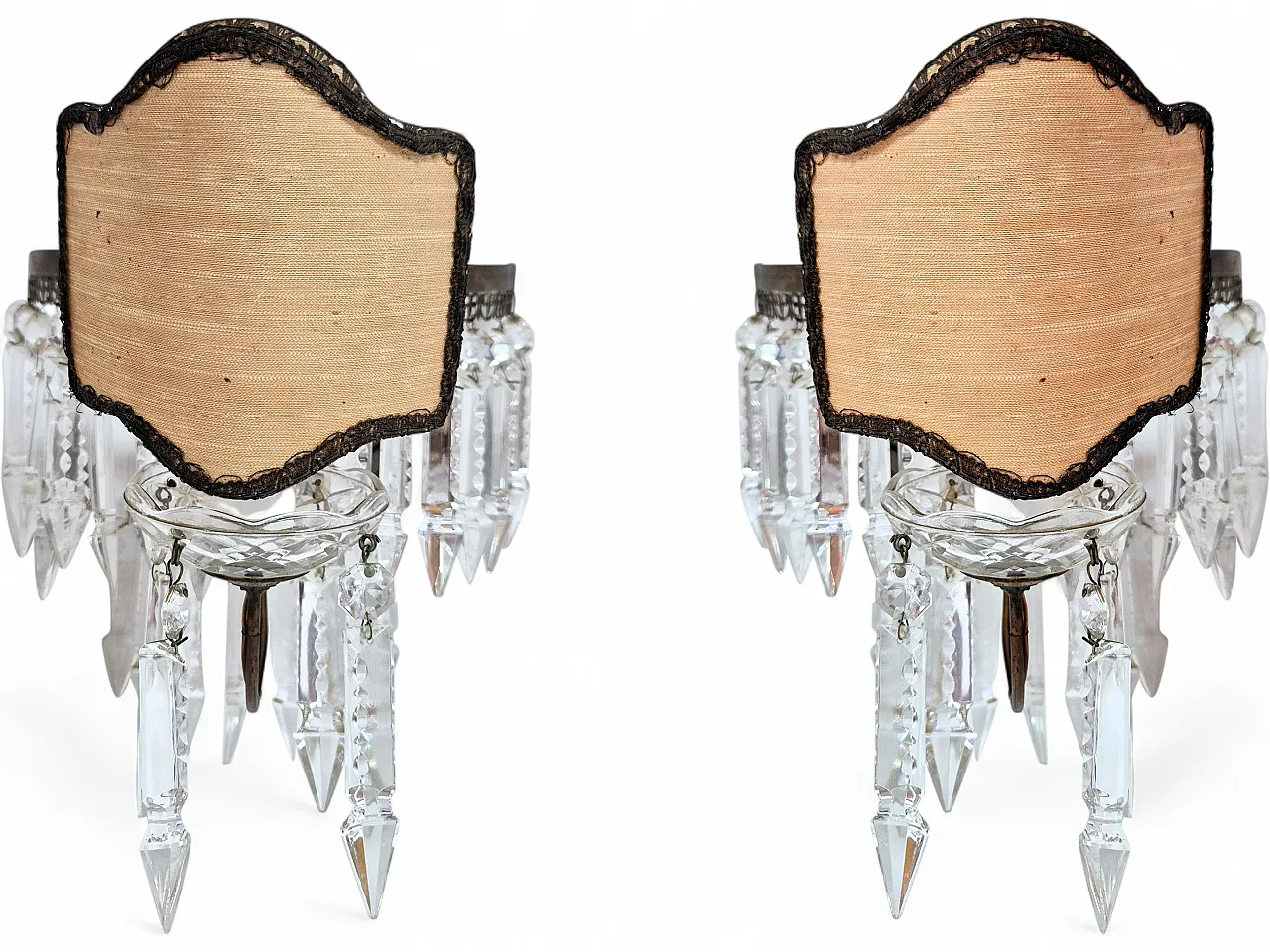 Coppia di appliques in cristallo con paralumi originali, metà '900 14