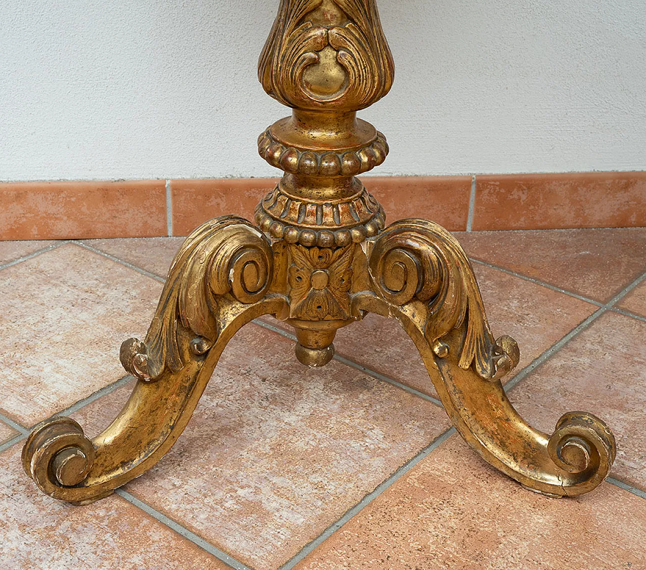 Antique Louis Philippe coffee table in gilded wood with committed top 3