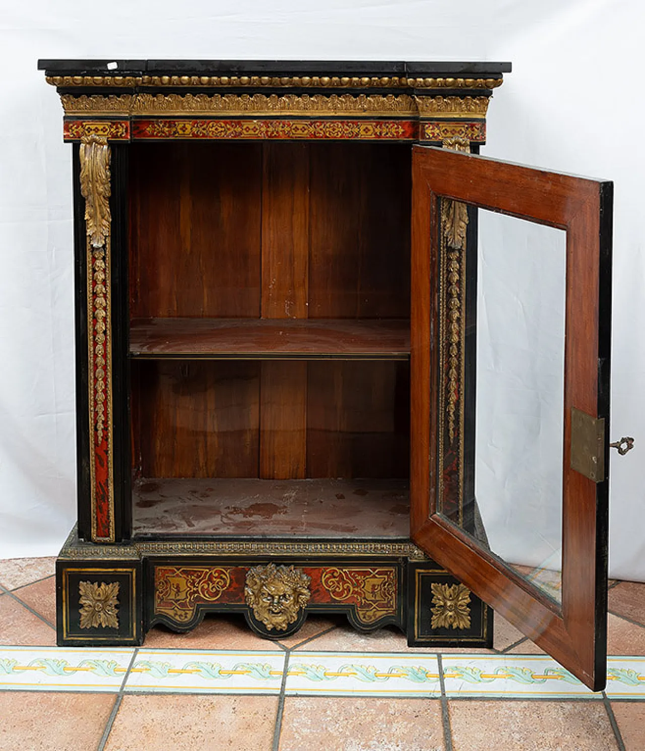 Boulle display case, 19th century 7