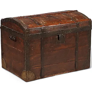 Trunk in walnut-stained oak, 19th century