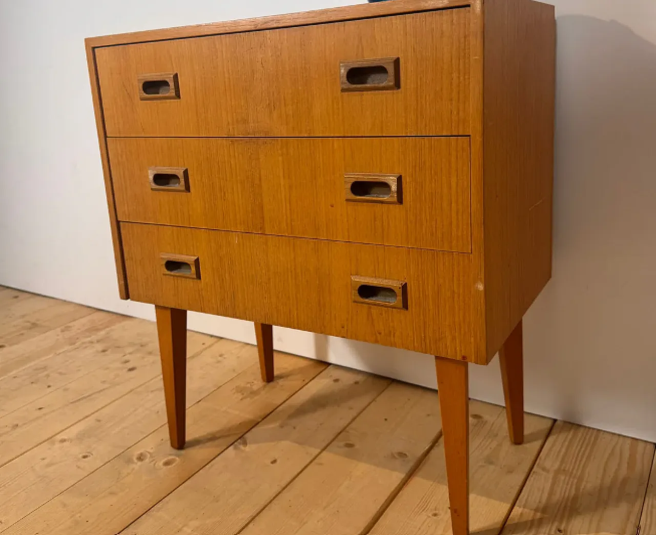 Comodino in rovere, anni ’60 5