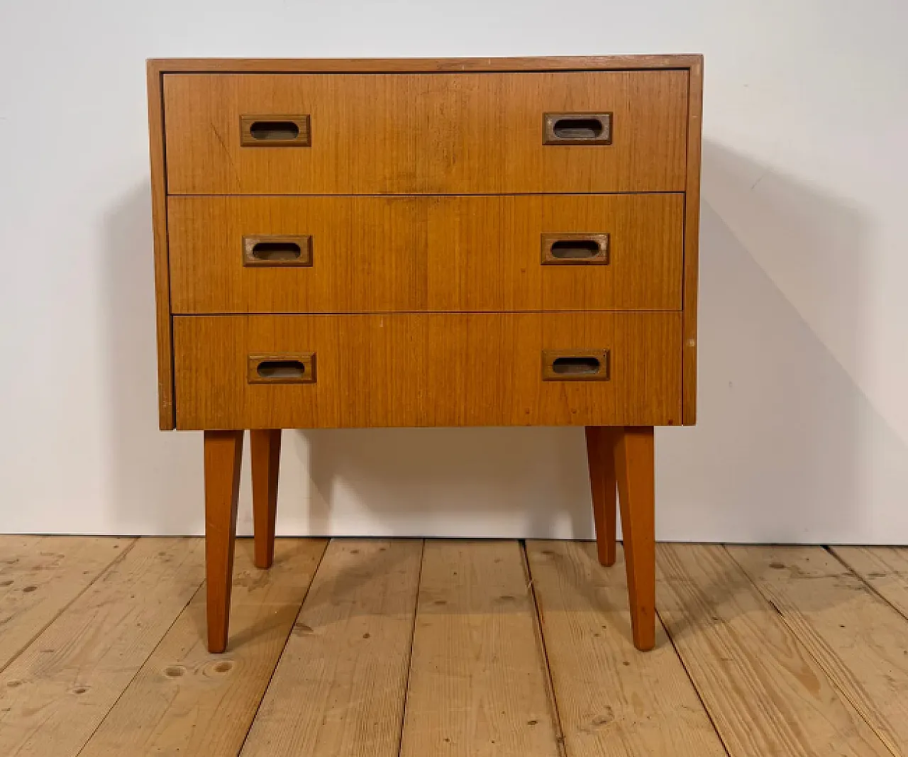 Comodino in rovere, anni ’60 6