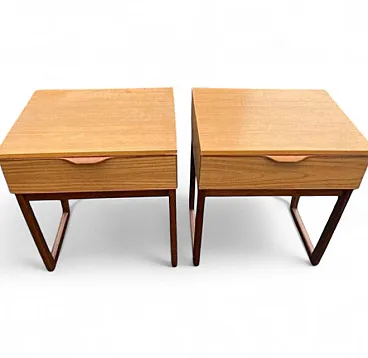Coppia di comodini in legno, anni '60