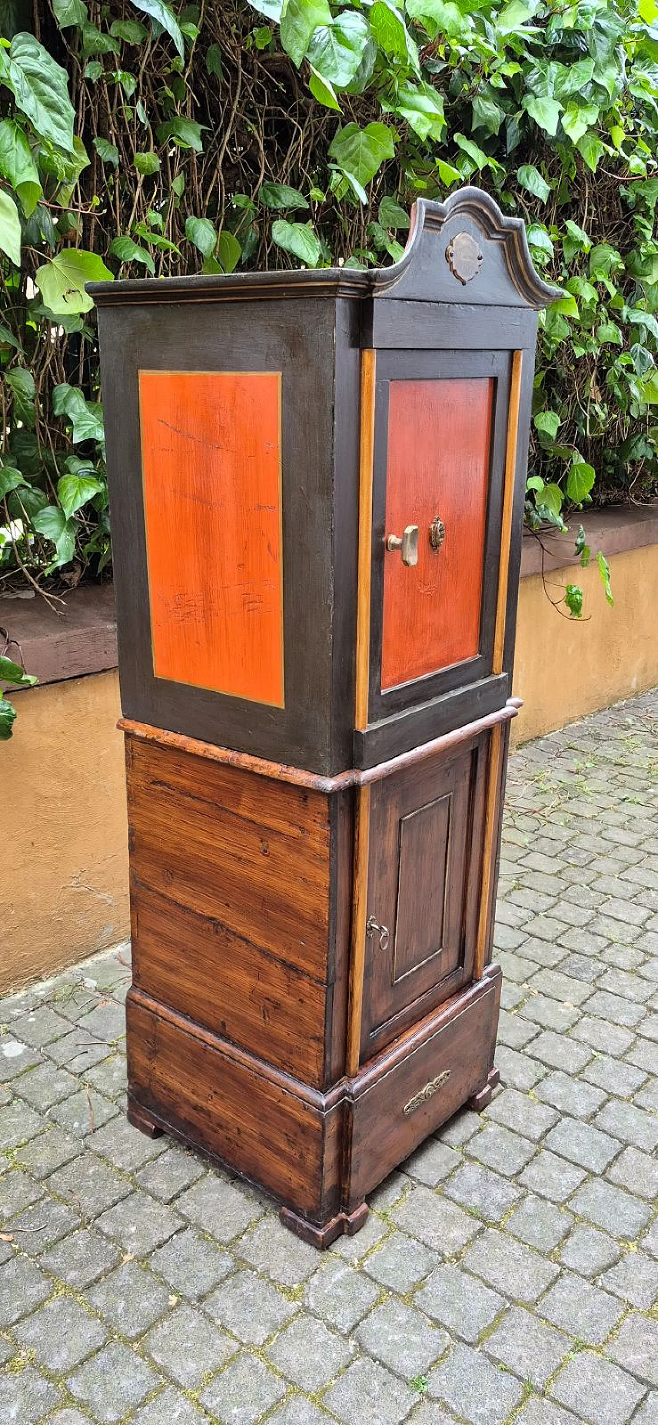 Safe with double key mechanism, 19th century 4