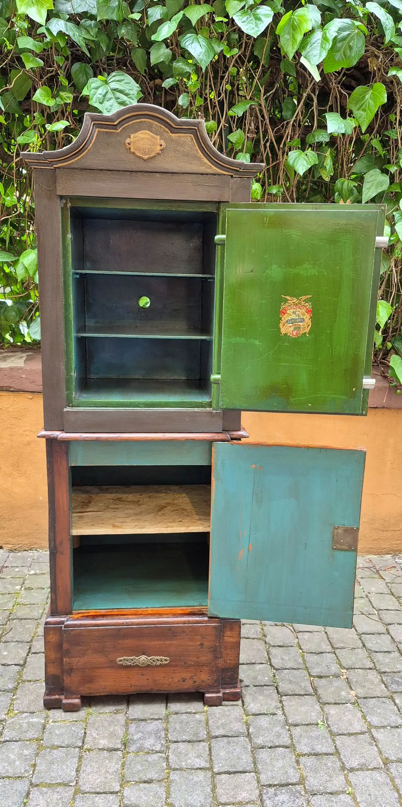 Safe with double key mechanism, 19th century 6