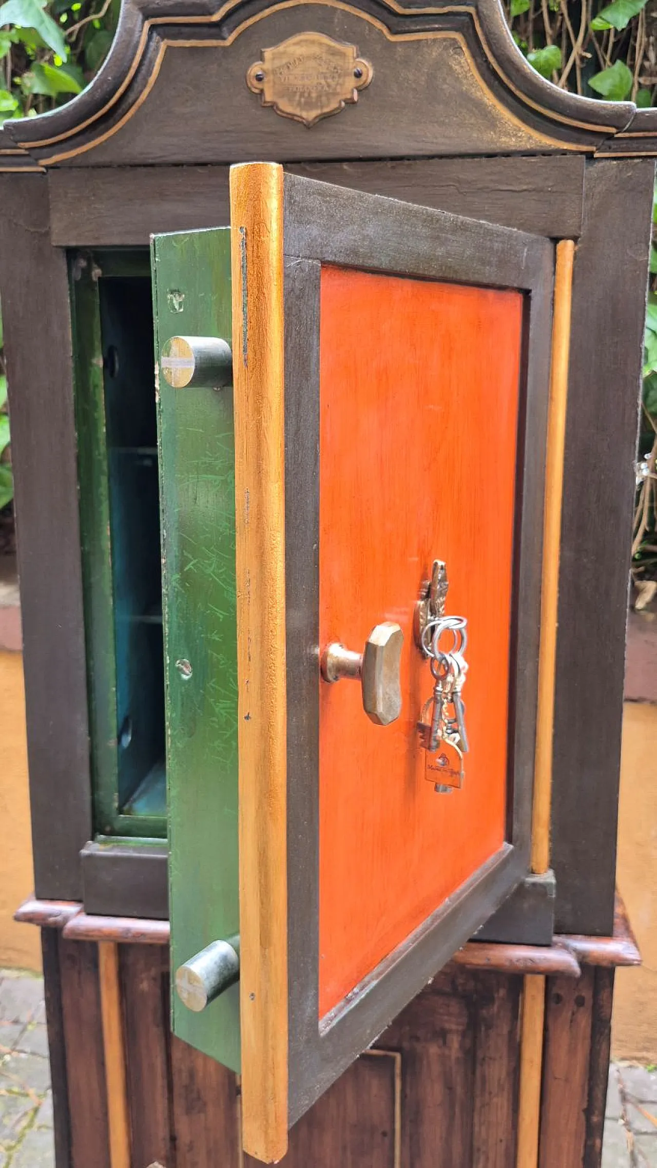 Safe with double key mechanism, 19th century 9