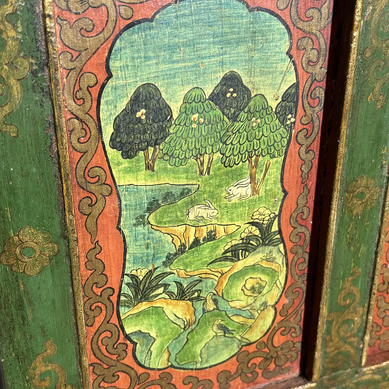 Tibetan sideboard in red and green lacquer, early 20th century 4