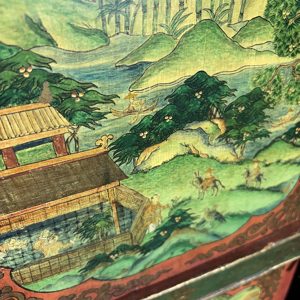 Tibetan sideboard in red and green lacquer, early 20th century 13