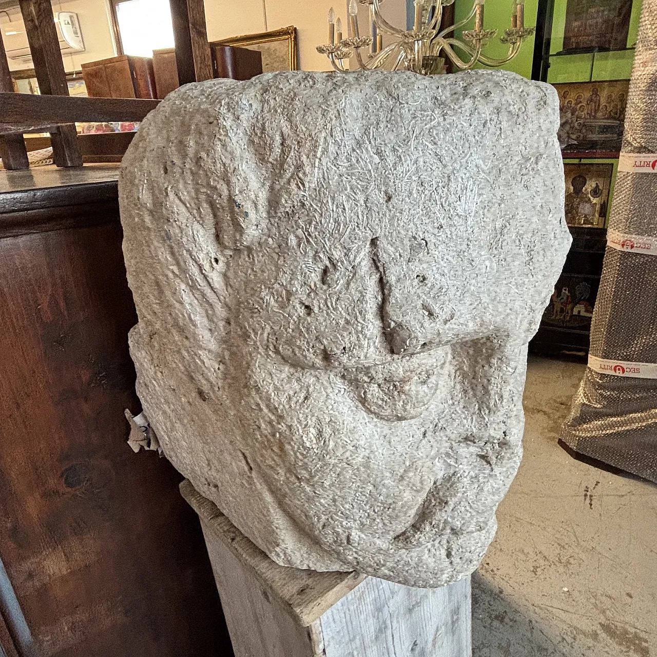 Stone head sculpture in Sicily, 17th century 5