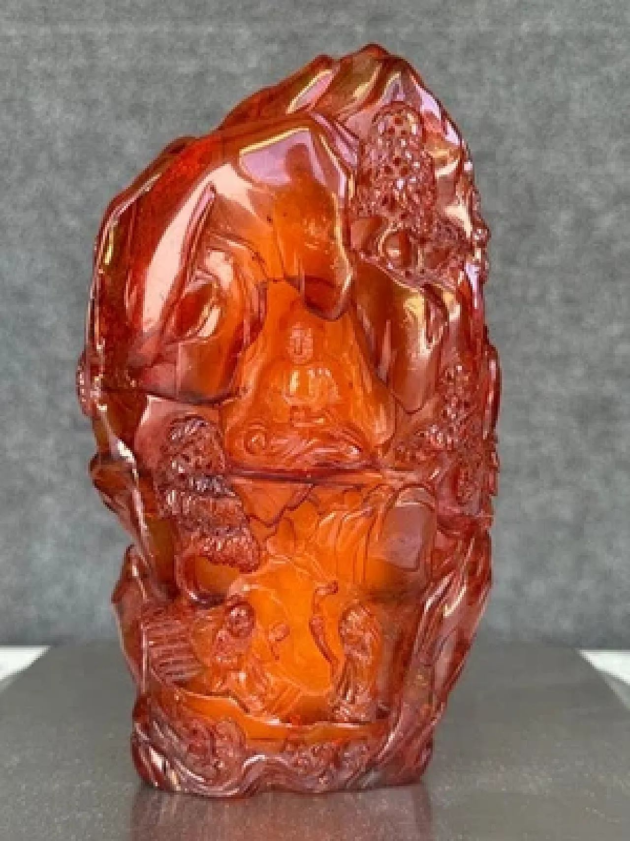 Antico paesaggio cinese scolpito in ambra con Buddha Dinastia Qing 2