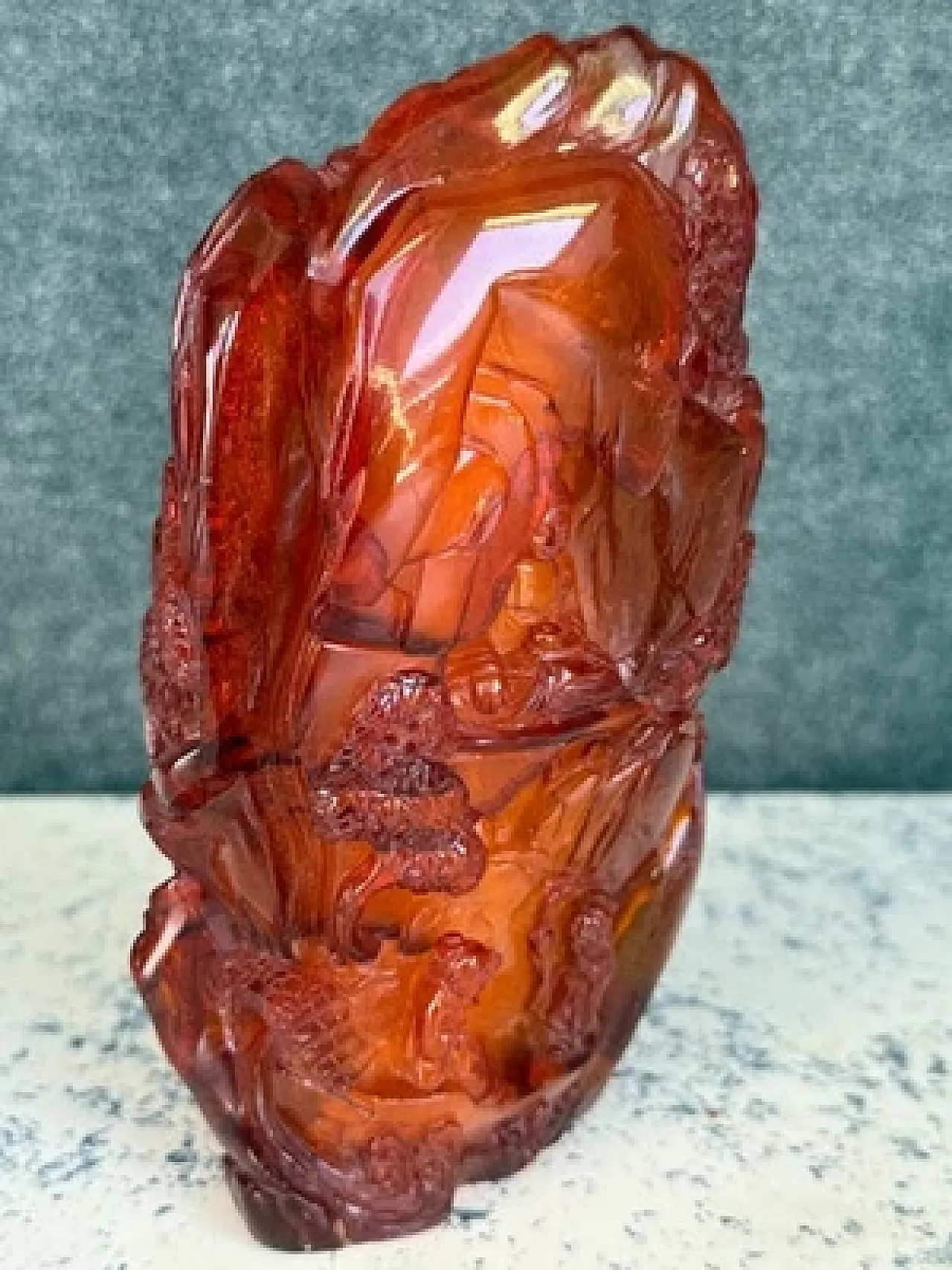 Antico paesaggio cinese scolpito in ambra con Buddha Dinastia Qing 9