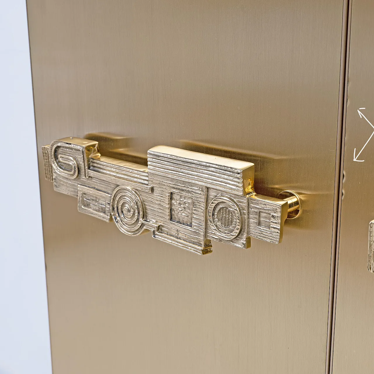 Brass bar cabinet with sculptural cast brass handles, 1980s 7