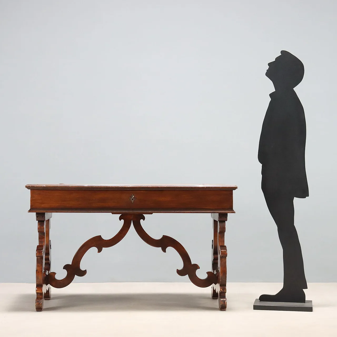 S. Filippo desk in walnut, mid-20th century 3