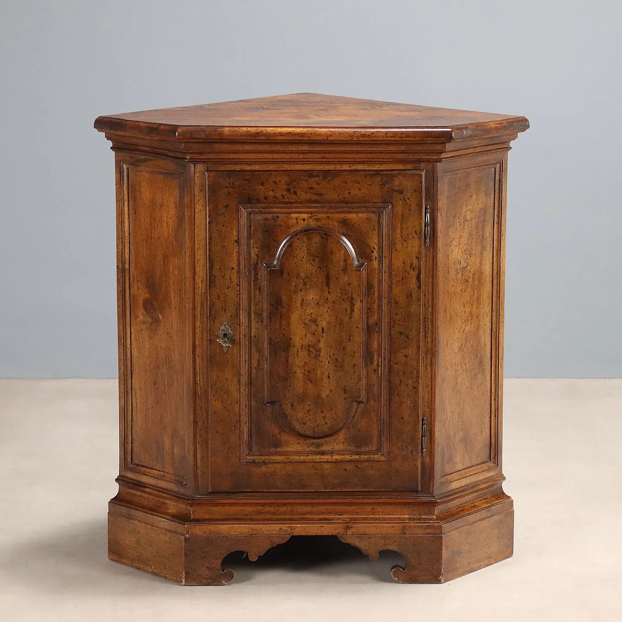 Baroque style corner unit in walnut, mid-20th century 1