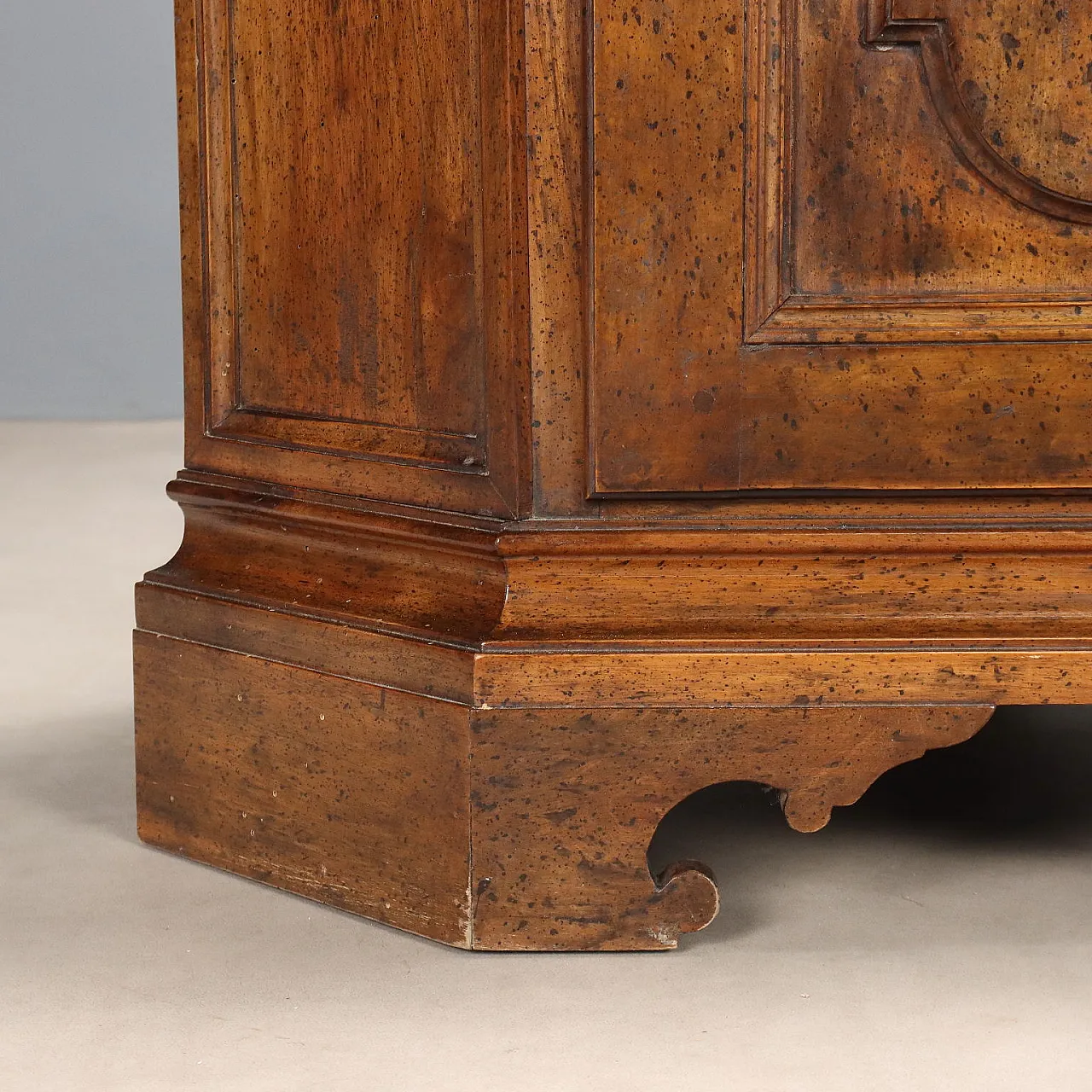 Baroque style corner unit in walnut, mid-20th century 7