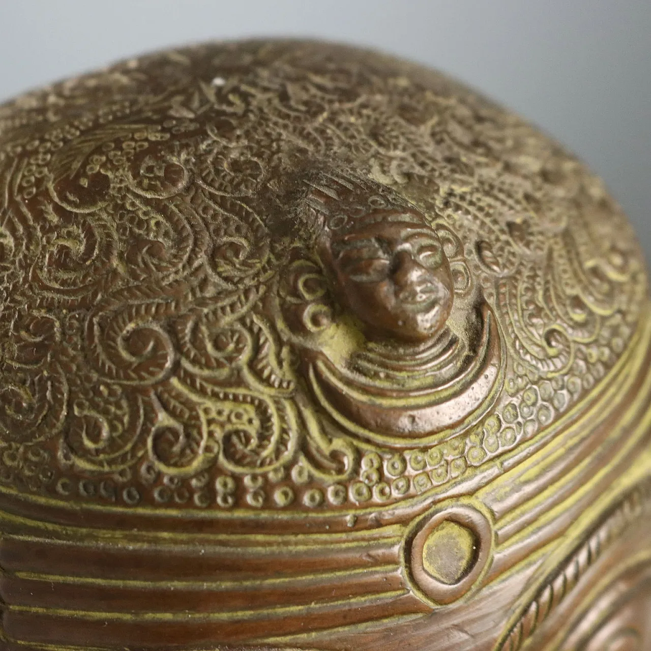 Lord Shiva Mukhalingam bronze head, 20th century 4