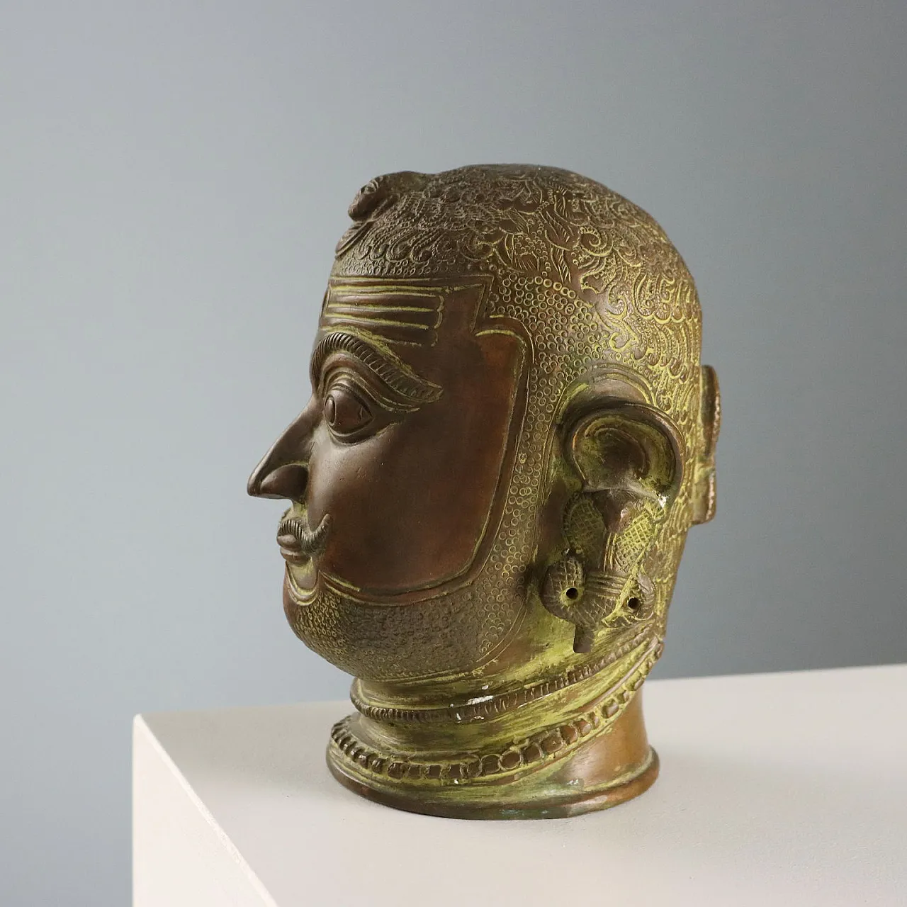 Lord Shiva Mukhalingam bronze head, 20th century 8