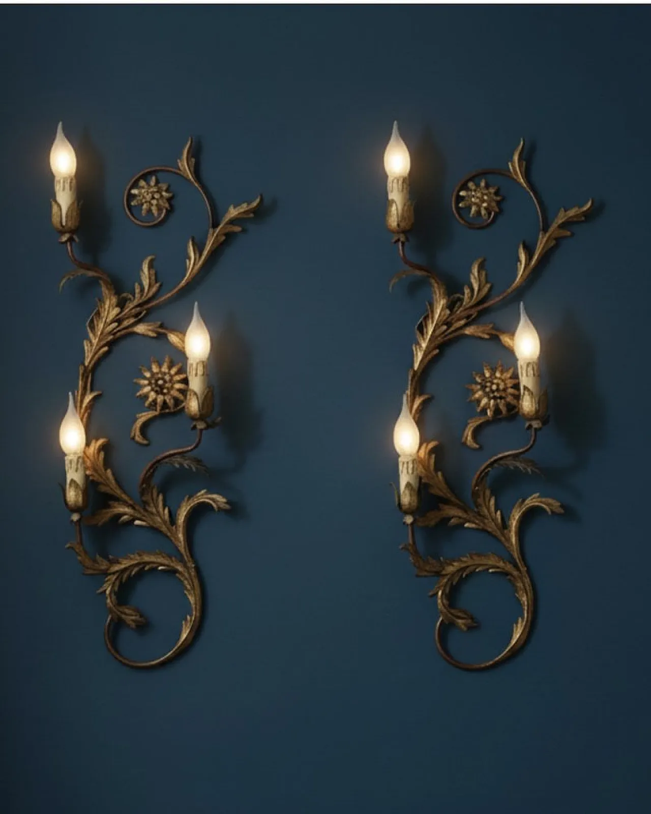Pair of large Florentine sconces in golden metal, Italy, 1950s 2