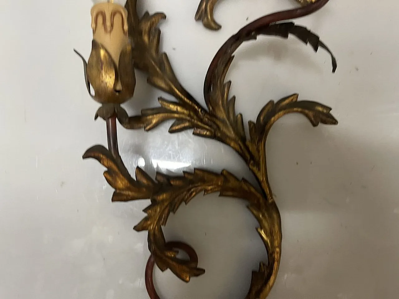 Pair of large Florentine sconces in golden metal, Italy, 1950s 5