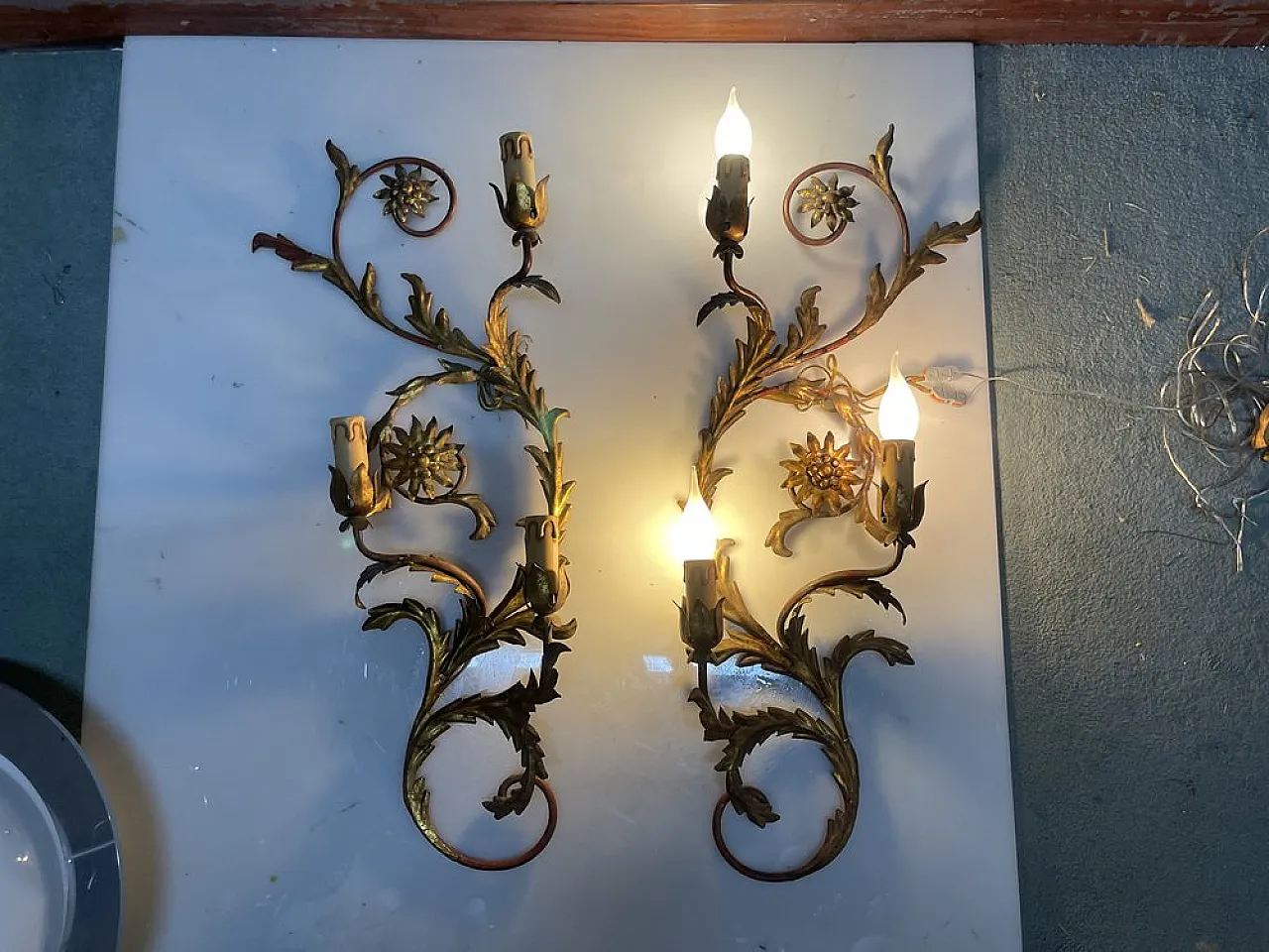 Pair of large Florentine sconces in golden metal, Italy, 1950s 6