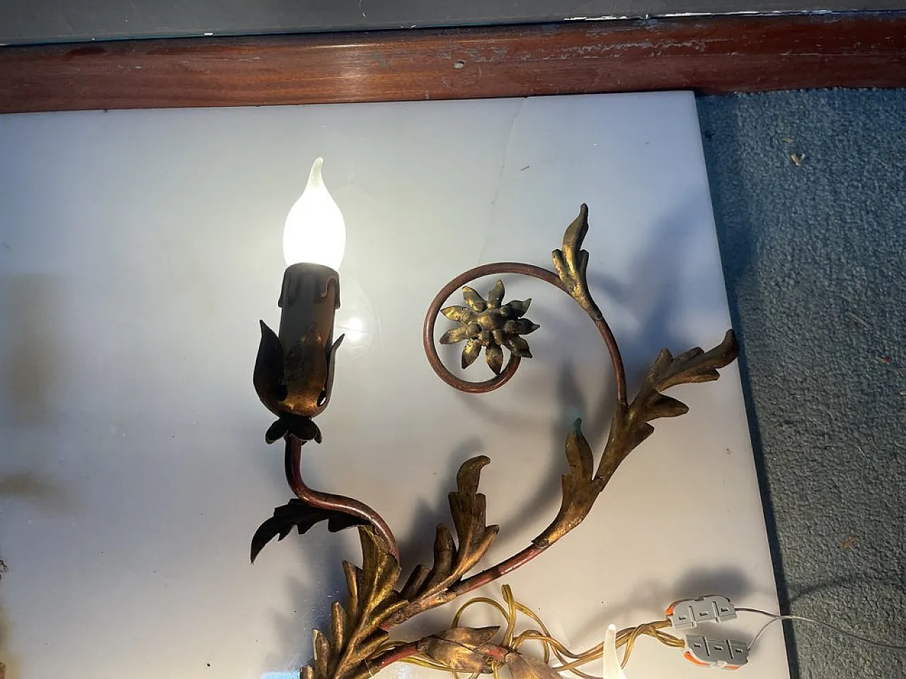 Pair of large Florentine sconces in golden metal, Italy, 1950s 7