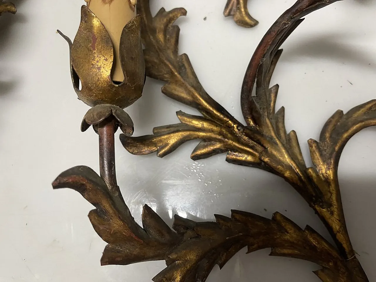 Pair of large Florentine sconces in golden metal, Italy, 1950s 12