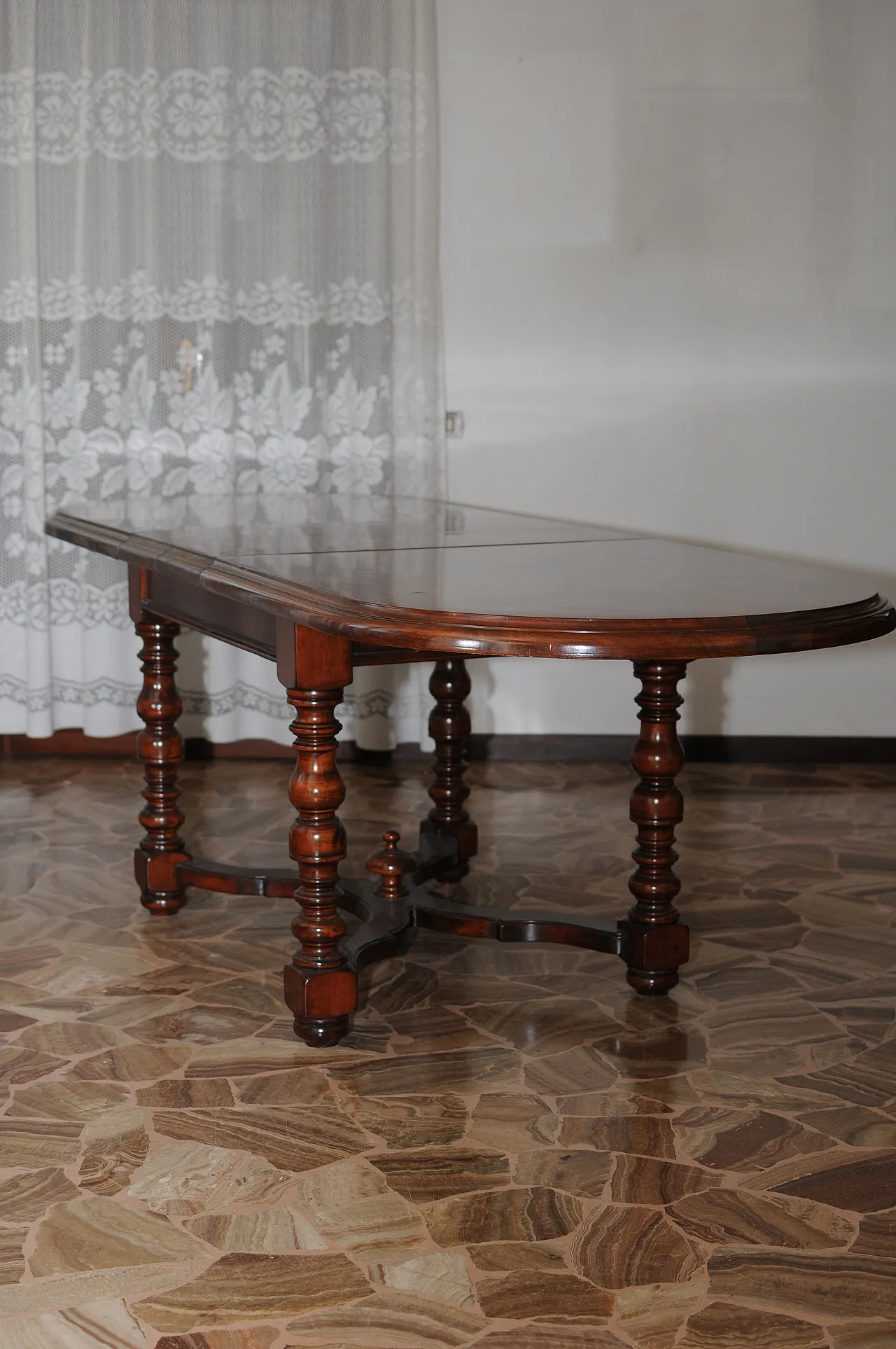 Tavolo da pranzo legno con intarsi in radica, anni '70 4