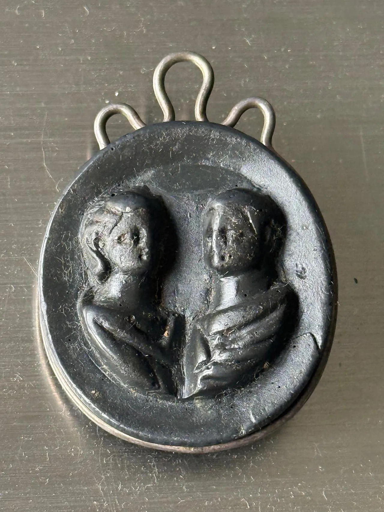 Antico pendente Medusa in argento romano Gorgoneion autentico 7