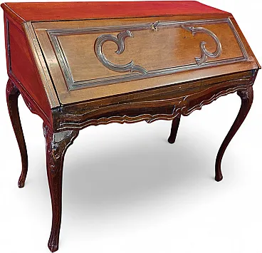 Walnut drop-leaf writing desk, 18th century