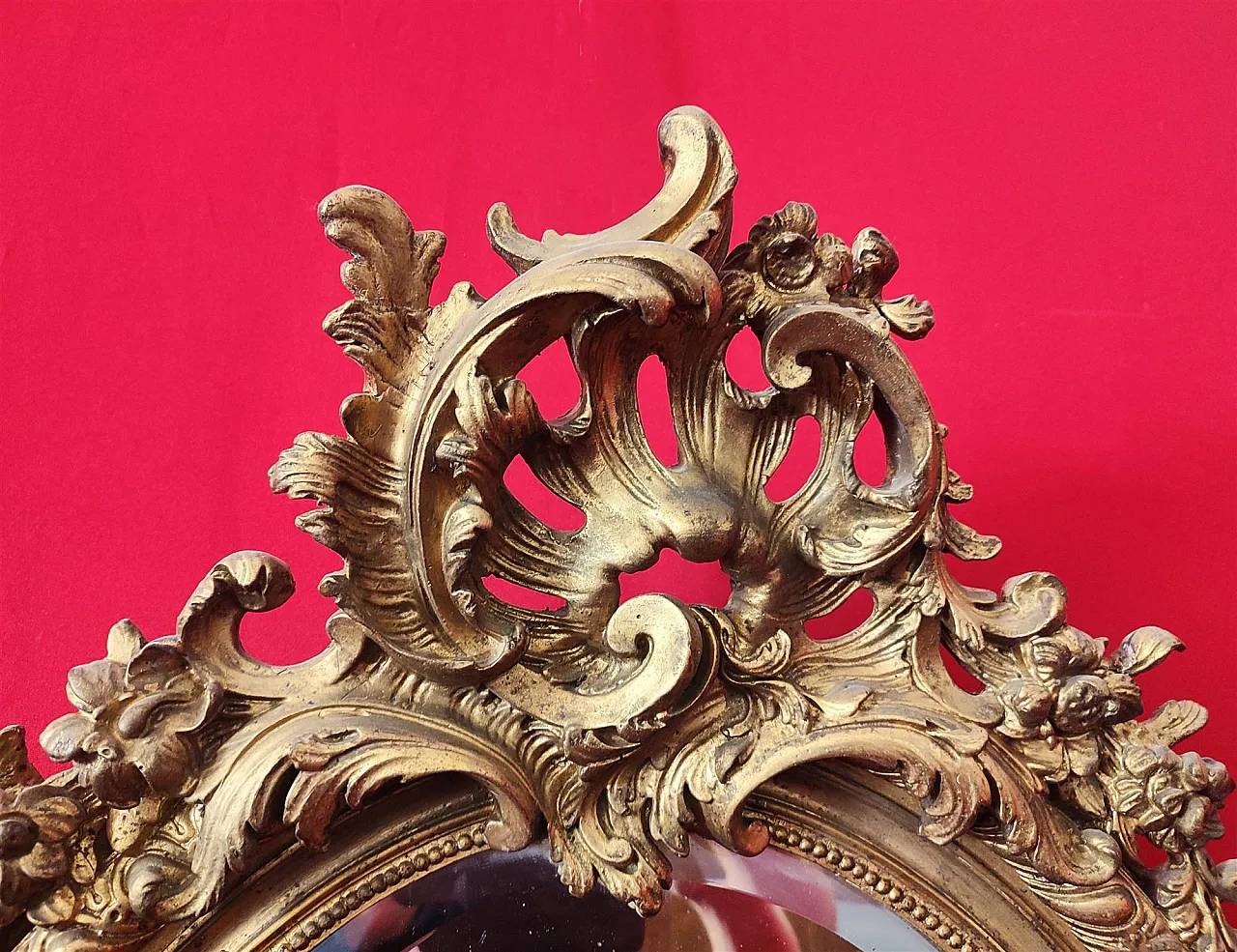 Specchiera ovale in gesso dorato con cimasa, '800 2