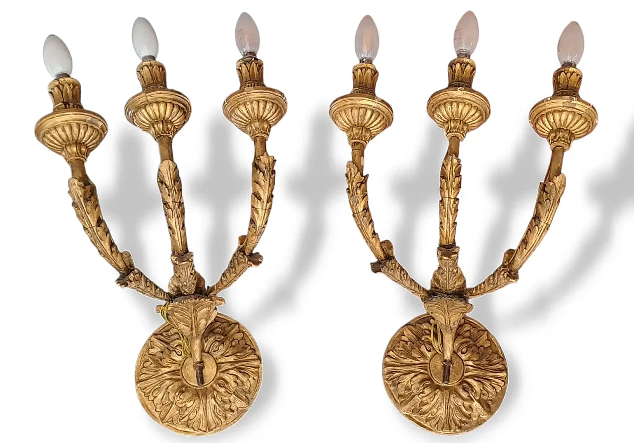Pair of wall sconces in carved and gilded wood, 19th century 2