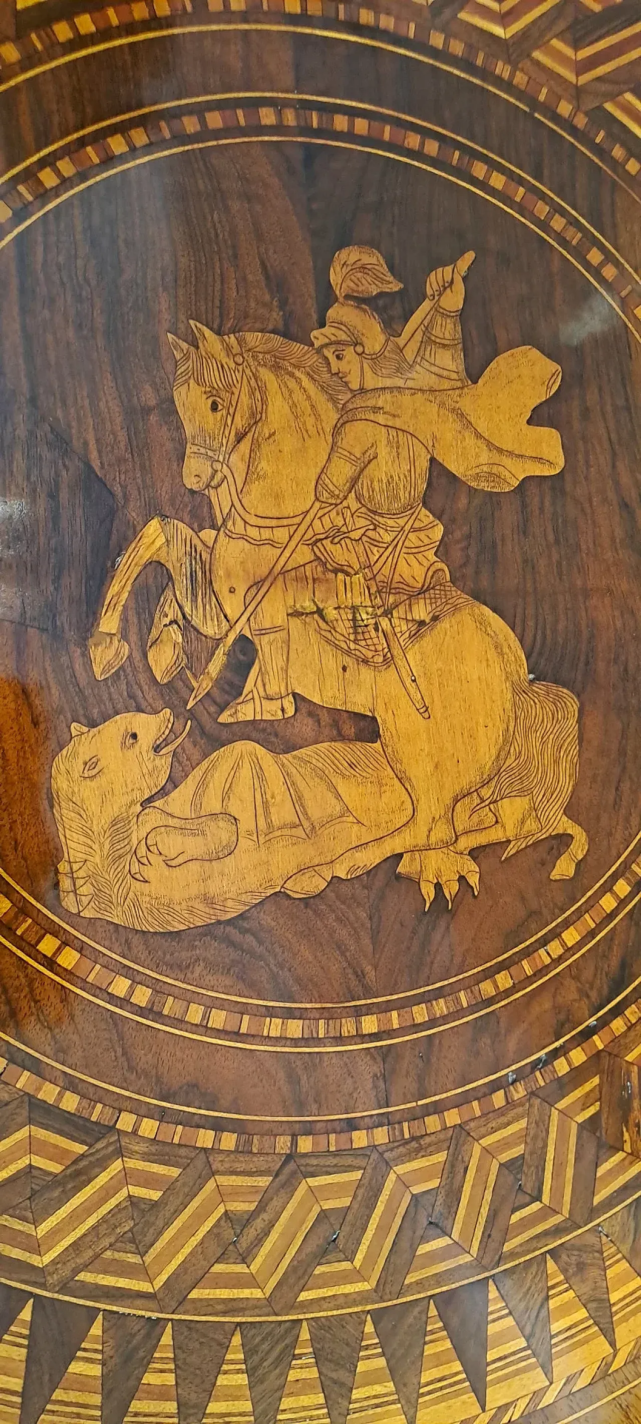 Round wooden coffee table, late 19th century 1