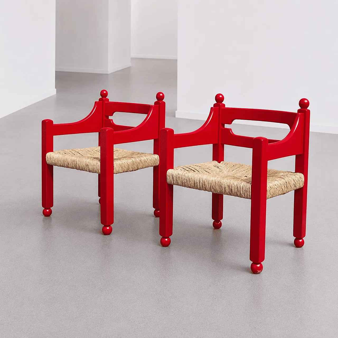 Coppia di poltrone  in legno rosso e paglia, anni ’60 9